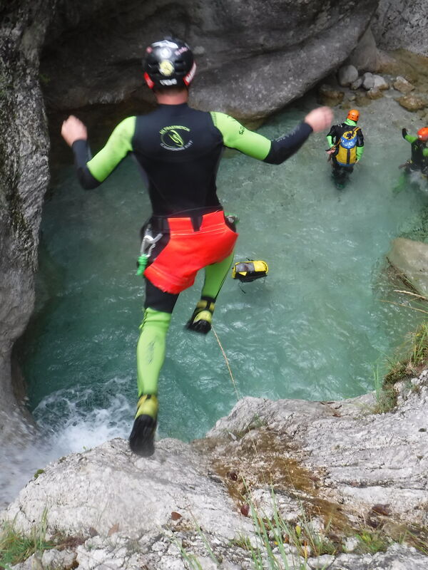 Grundlegendes Canyoning
