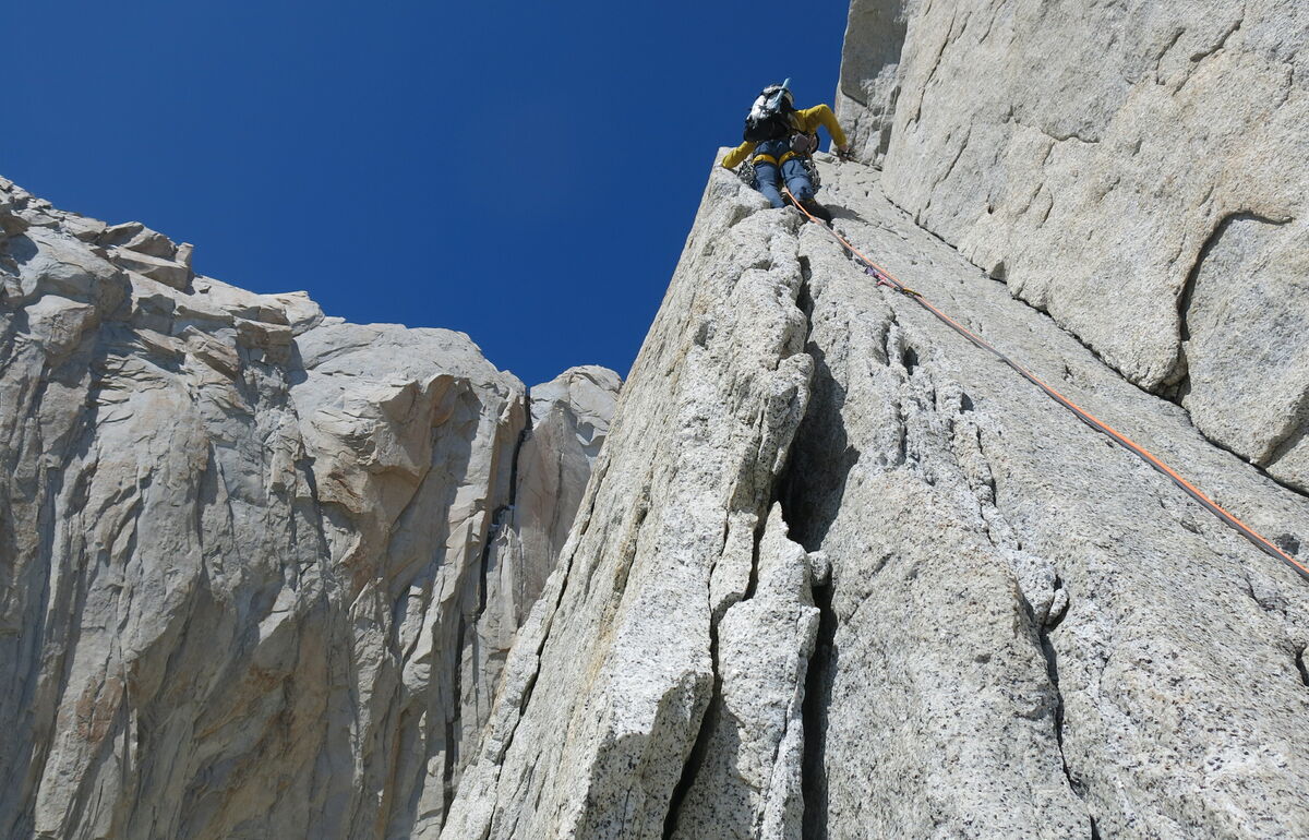 Basic multipitch climbing course 